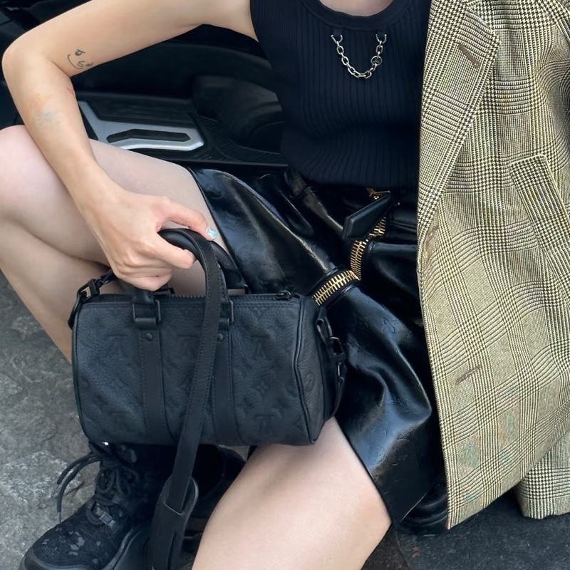 🥷Louis Vuitton 路易威登 KEEPALL25全皮黑武士手提斜挎包⚽️🎱純芯片尺寸25*14 A5462-36