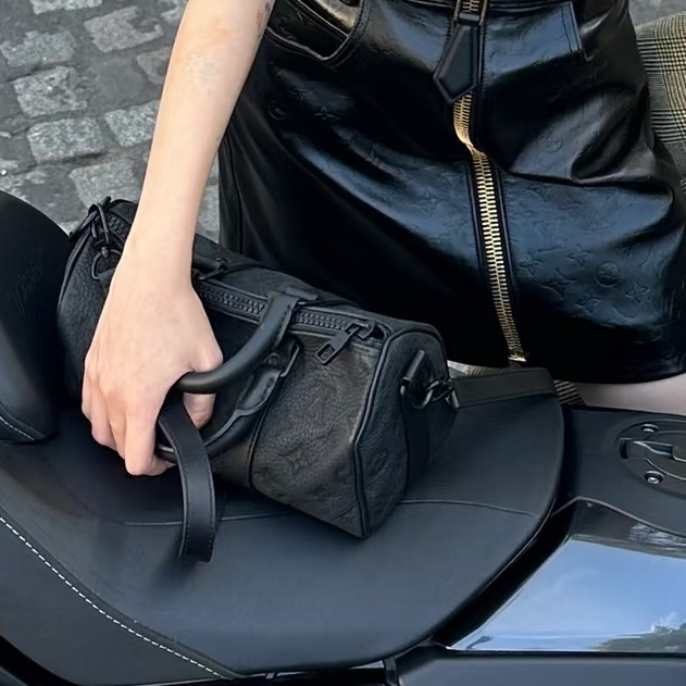 🥷Louis Vuitton 路易威登 KEEPALL25全皮黑武士手提斜挎包⚽️🎱純芯片尺寸25*14 A5462-39