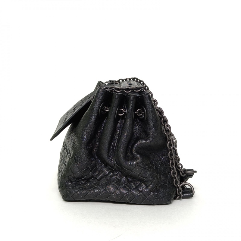 BOTTEGA VENETA 黑色羊皮黑扣經典編織鏈條單肩包-1