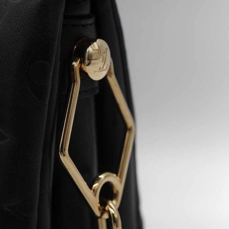 Louis Vuitton 路易威登 Coussin PM 黑色 羊皮 金鍊 帆布肩帶 鏈條肩帶 單肩包 斜挎包-15