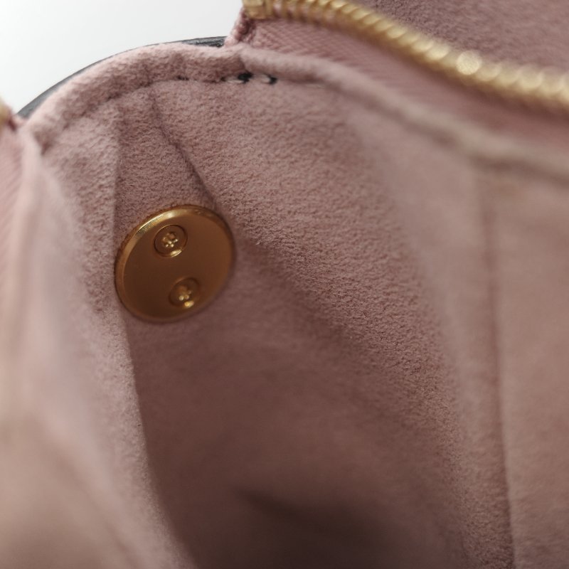 Louis Vuitton 路易威登 Coussin PM 黑色 羊皮 金鍊 帆布肩帶 鏈條肩帶 單肩包 斜挎包-21