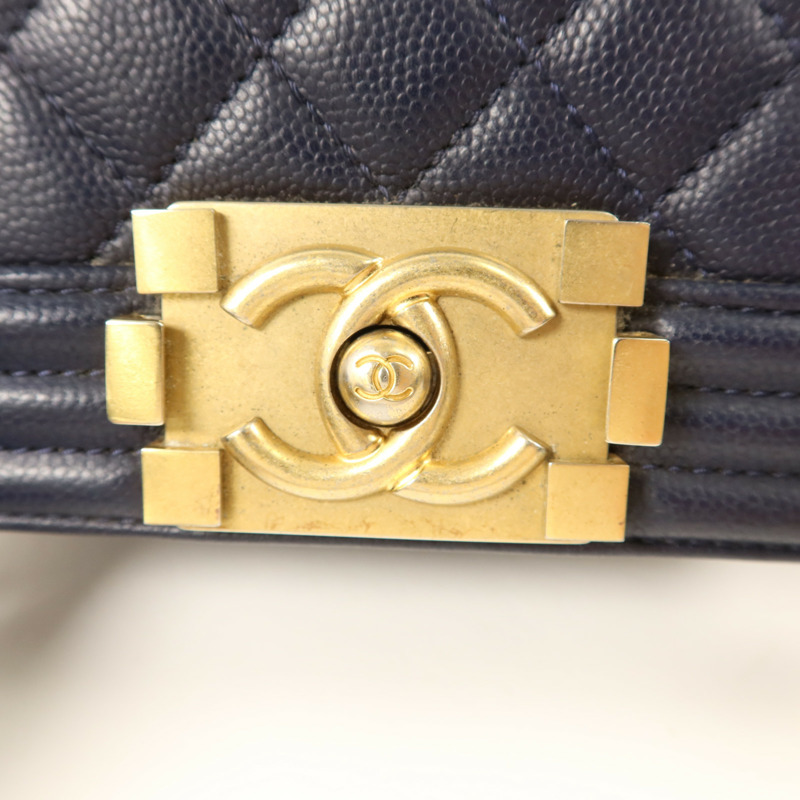 CHANEL 牛皮皮革Boy 20鏈帶肩背袋-11