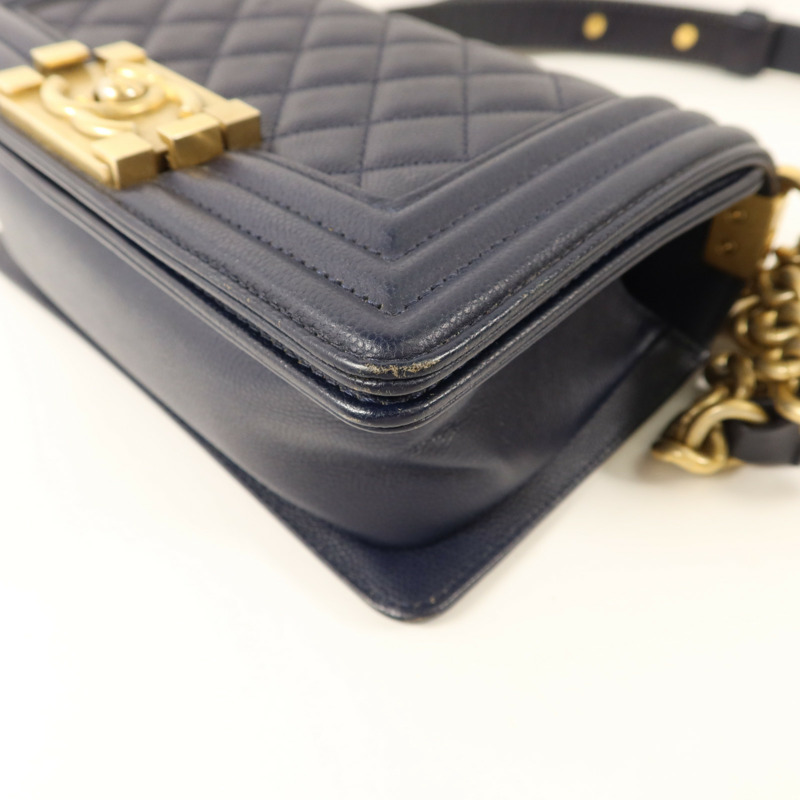 CHANEL 牛皮皮革Boy 20鏈帶肩背袋-14