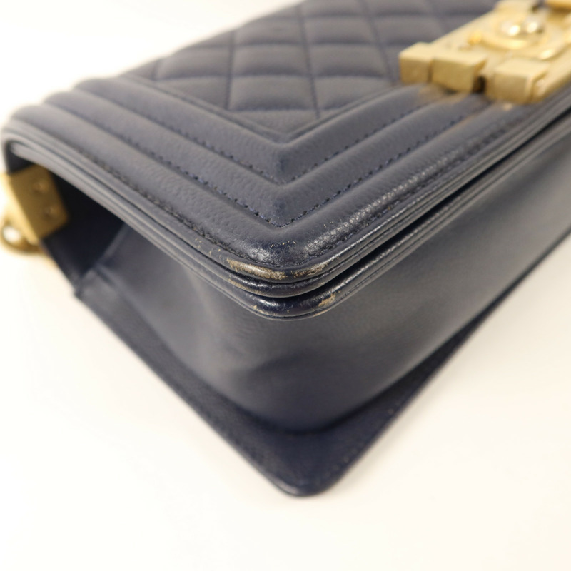 CHANEL 牛皮皮革Boy 20鏈帶肩背袋-15