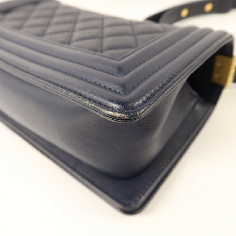 CHANEL 牛皮皮革Boy 20鏈帶肩背袋-16