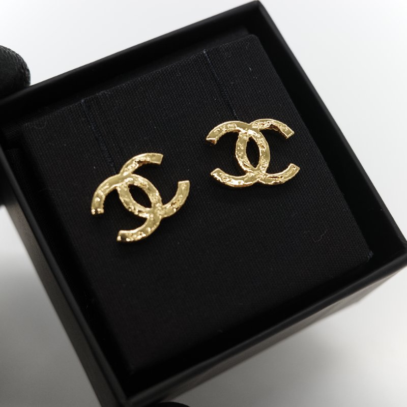 Chanel 香奈兒 經典 24C 金屬雙 C 耳釘式耳環-1