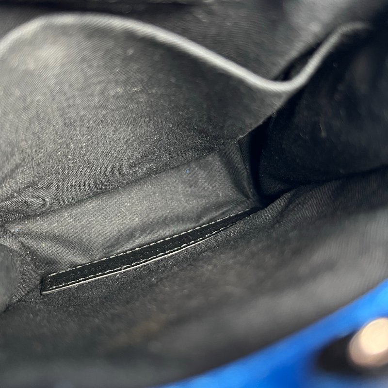 BALENCIAGA  藍拚黑手機包-5