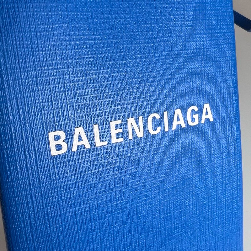 BALENCIAGA  藍拚黑手機包-6