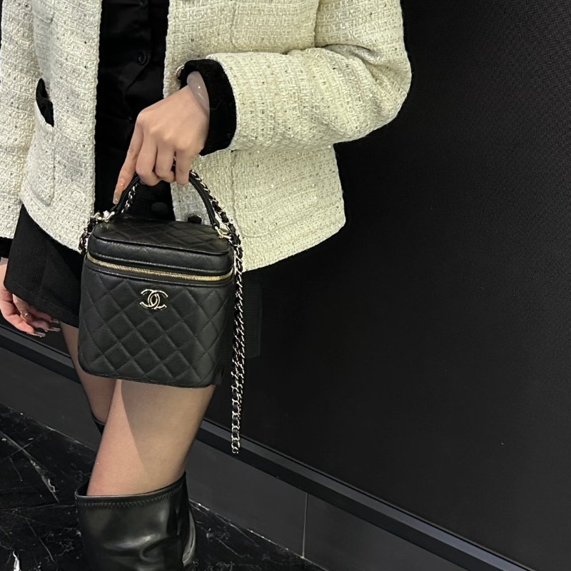 CHANEL 粒面牛皮手提化妝盒 - 黑金-1