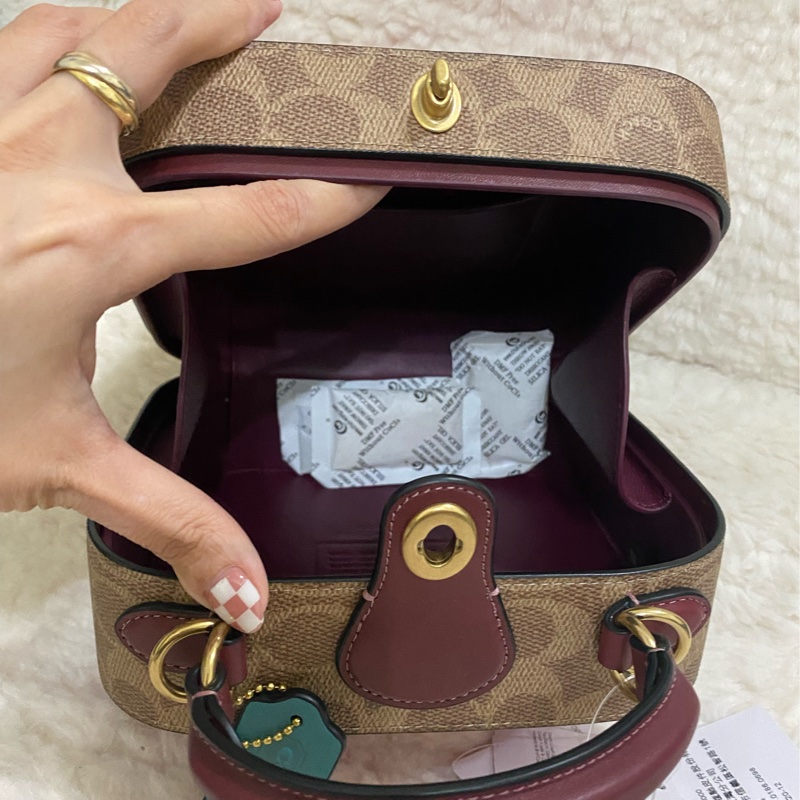 未使用 coach 手提肩背硬殼包(原價28800元)-18