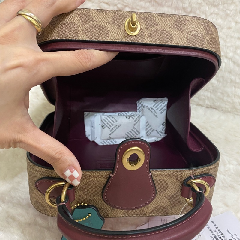未使用 coach 手提肩背硬殼包(原價28800元)-19