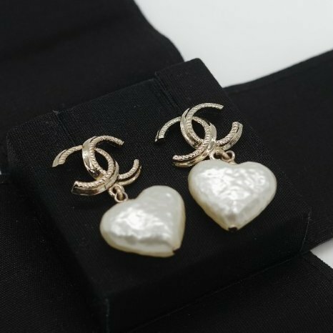 Chanel 香奈兒 CC Logo 淡金色 愛心 耳釘 耳環