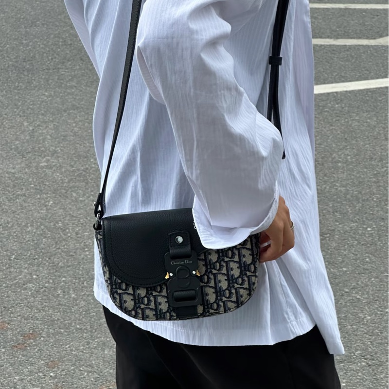 迪奧Saddle小包 Dior 深藍緹花拼黑牛皮迷你郵差包 斜背男包 2ADCA435YKS-1