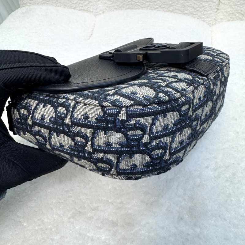 迪奧Saddle小包 Dior 深藍緹花拼黑牛皮迷你郵差包 斜背男包 2ADCA435YKS-19