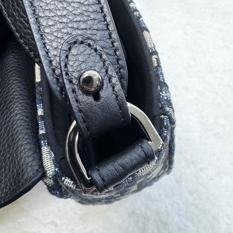 迪奧Saddle小包 Dior 深藍緹花拼黑牛皮迷你郵差包 斜背男包 2ADCA435YKS-26