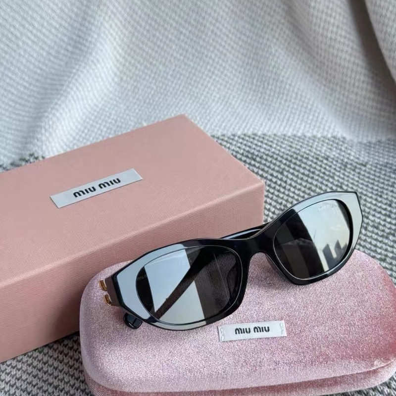 🌷新款!全新! Miu Miu Logo設計 太陽眼鏡/墨鏡 03s-0
