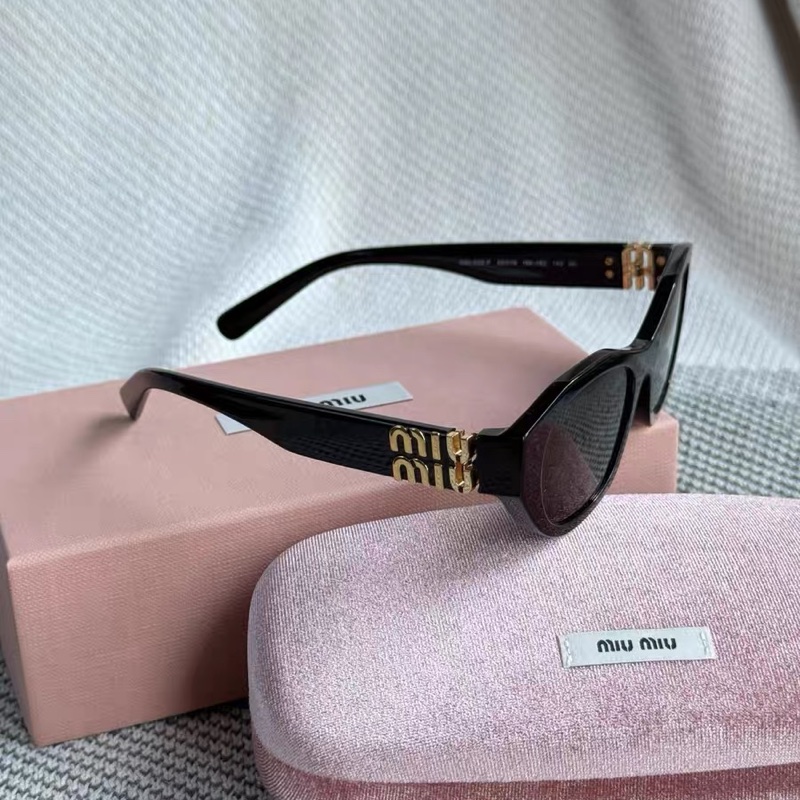 🌷新款!全新! Miu Miu Logo設計 太陽眼鏡/墨鏡 03s-1