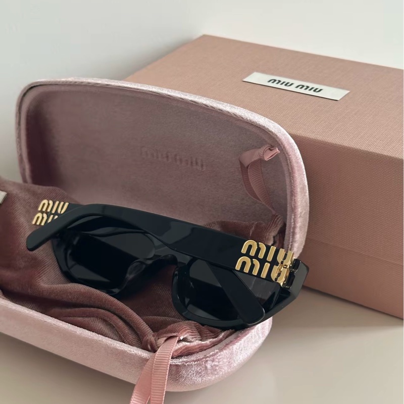 🌷新款!全新! Miu Miu Logo設計 太陽眼鏡/墨鏡 03s-2