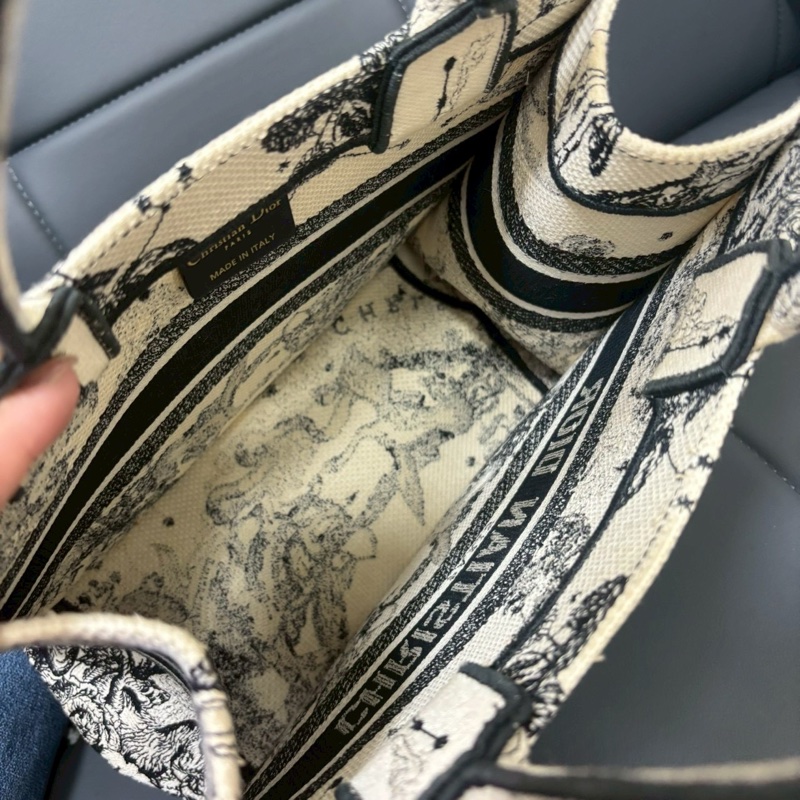 Dior 刺繡tote小號-9