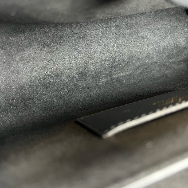 LV 黑水波紋皮革金銀轉釦TWIST包-6