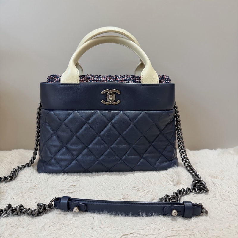 Chanel • 海軍藍牛皮銀釦毛呢鏈條包 2way 手提、斜背✔️-1