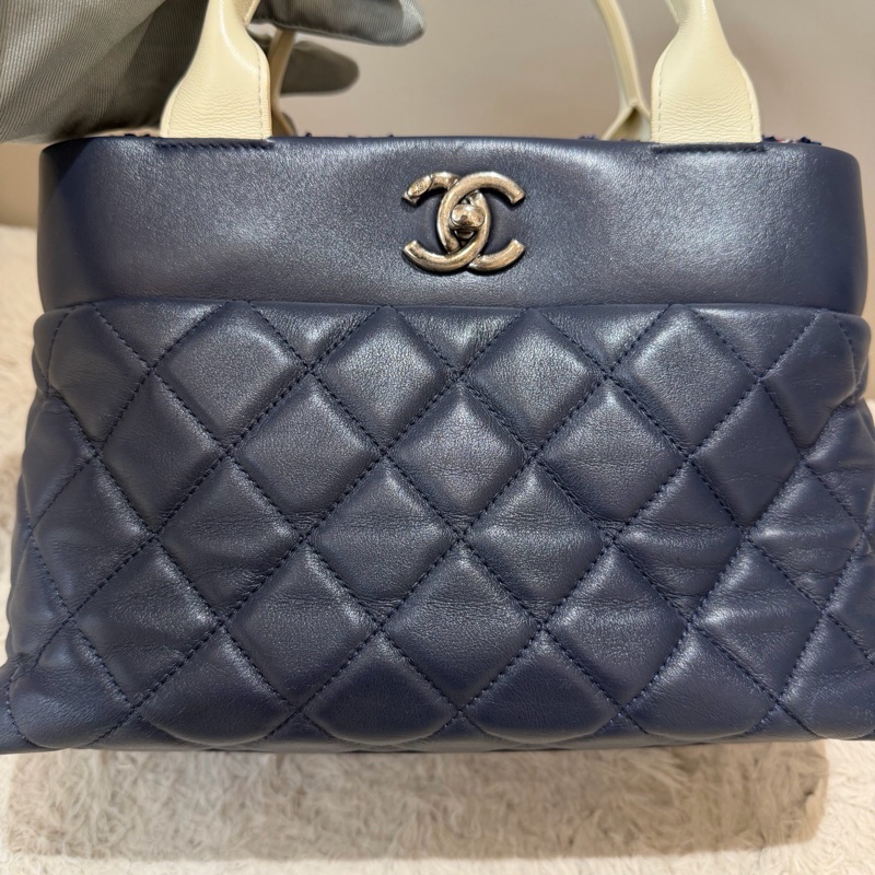 Chanel • 海軍藍牛皮銀釦毛呢鏈條包 2way 手提、斜背✔️-3