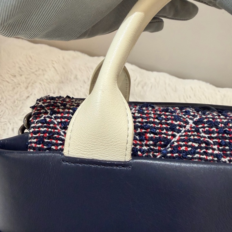 Chanel • 海軍藍牛皮銀釦毛呢鏈條包 2way 手提、斜背✔️-15