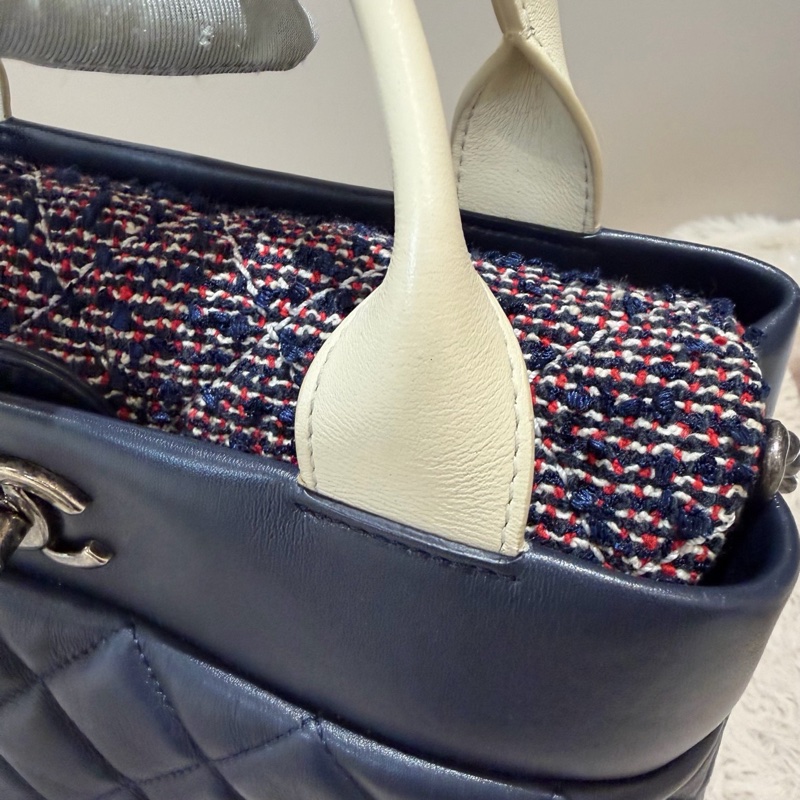 Chanel • 海軍藍牛皮銀釦毛呢鏈條包 2way 手提、斜背✔️-16