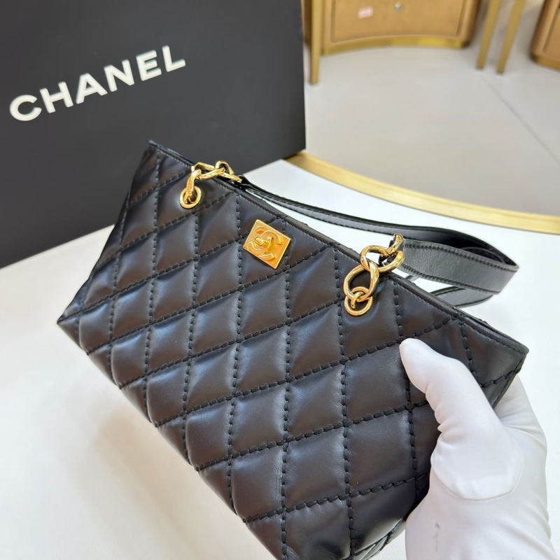 Chanel • 稀有黑金牛皮小Logo肩背包-4