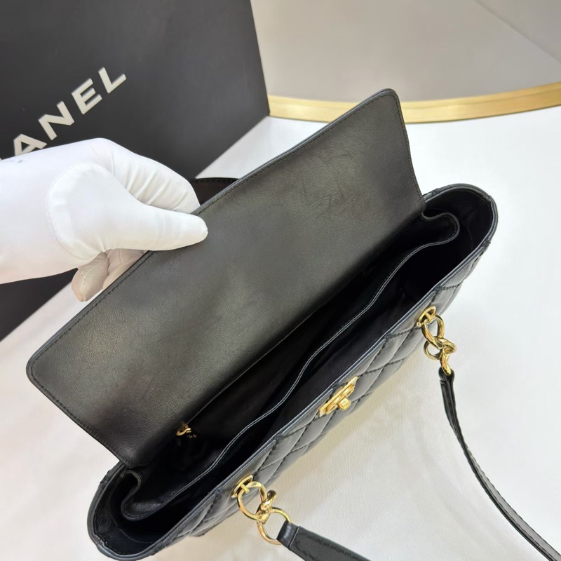 Chanel • 稀有黑金牛皮小Logo肩背包-7