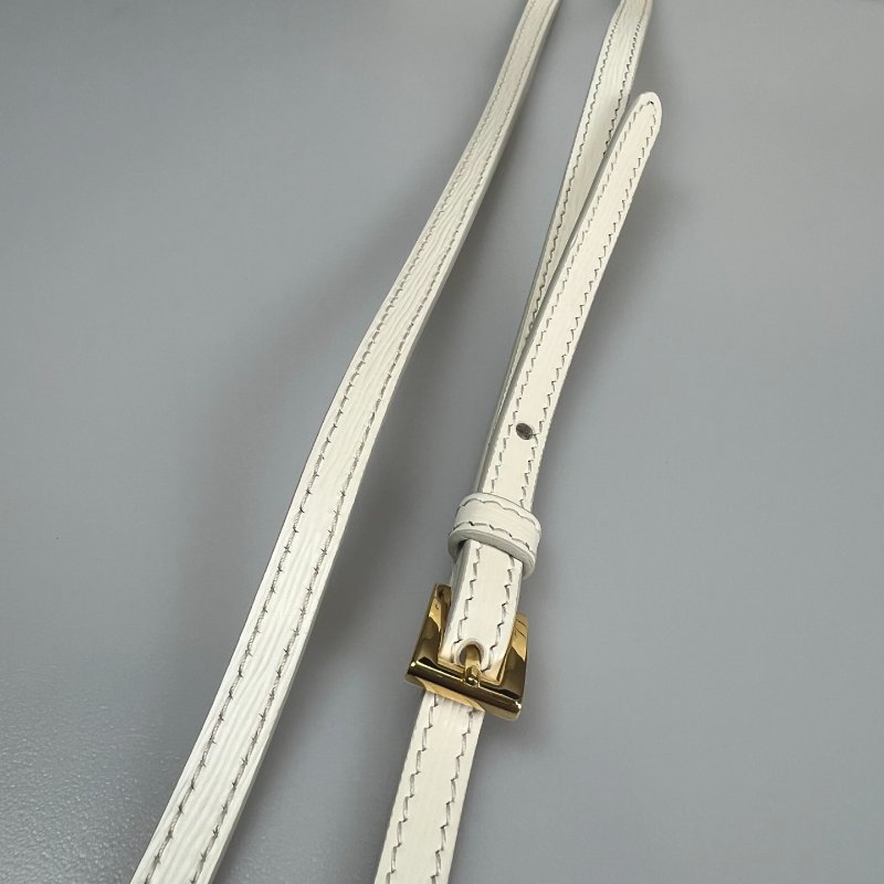 PRADA  白防刮掀蓋單肩包-8