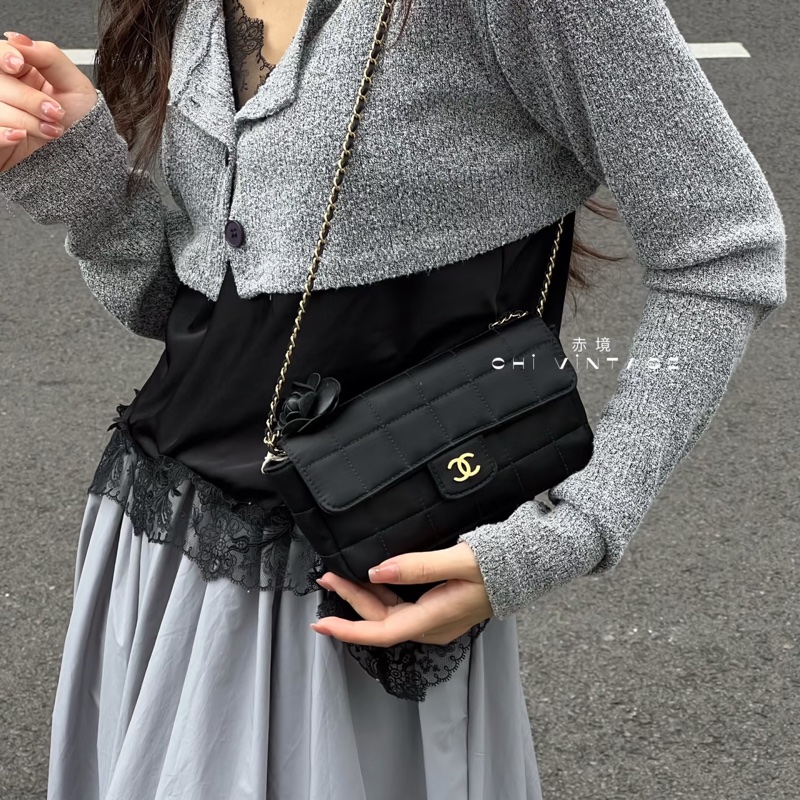 Chanel • 稀有黑金緞面山茶花Mini Cf-0