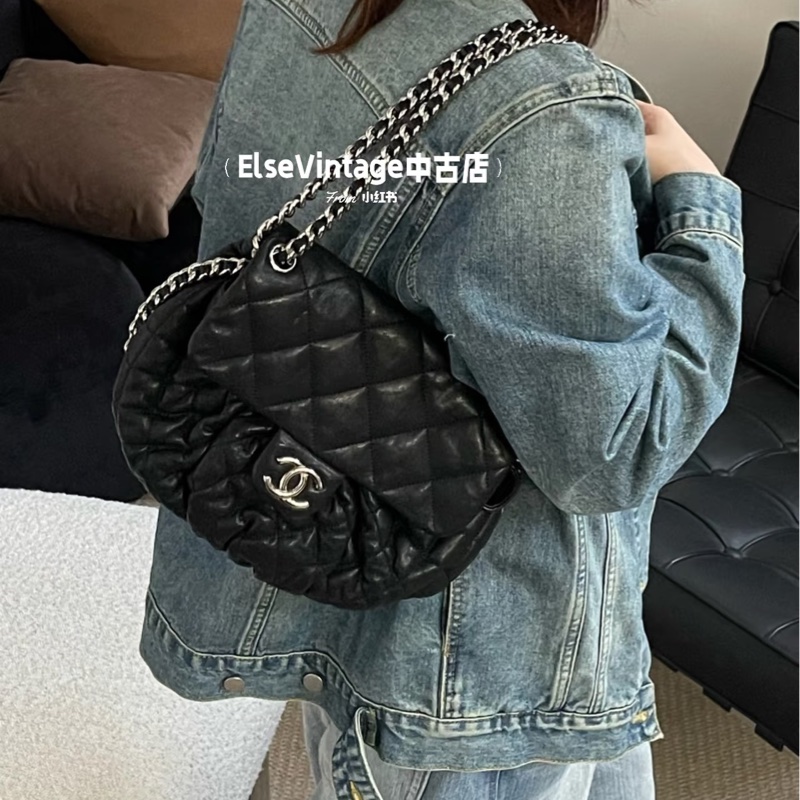 Chanel • 稀有黑銀牛皮滾邊鏈條南瓜包-0