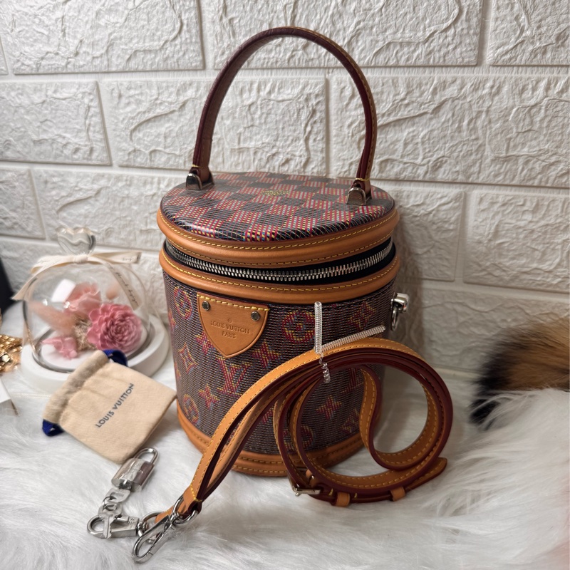 Louis Vuitton 路易威登 M55457 秀款 CANNES拼色手提/肩背圓桶包-2