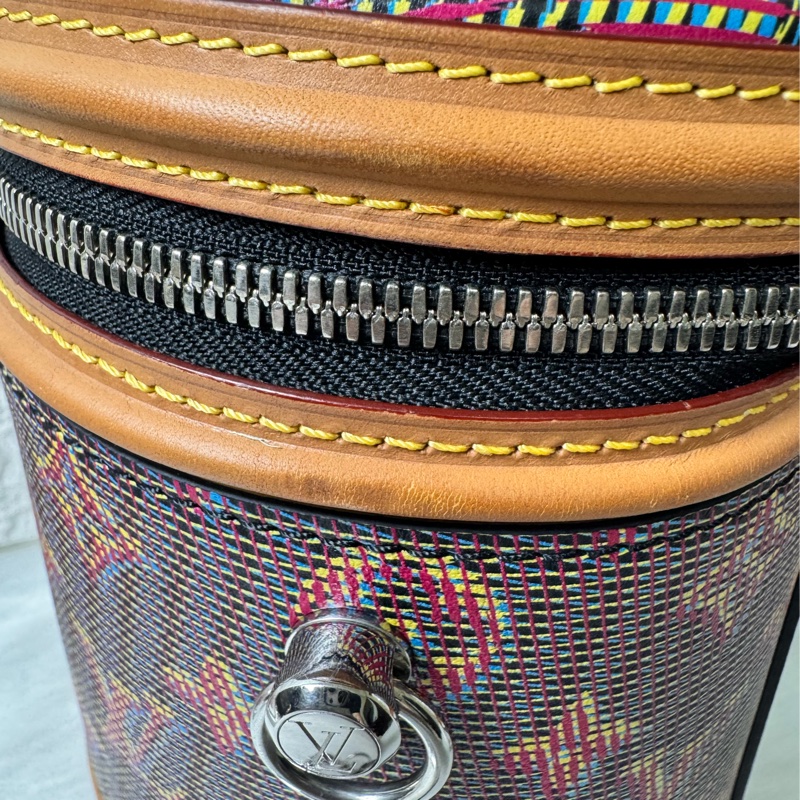 Louis Vuitton 路易威登 M55457 秀款 CANNES拼色手提/肩背圓桶包-7