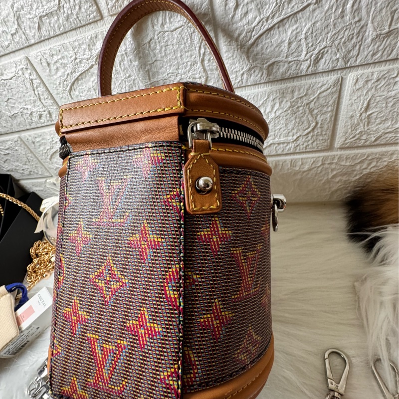 Louis Vuitton 路易威登 M55457 秀款 CANNES拼色手提/肩背圓桶包-15