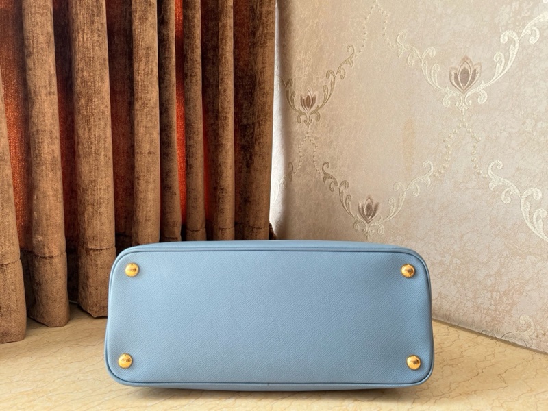 Prada • 經典十字紋牛皮貝殼包 Baby Blue 寶寶藍-2