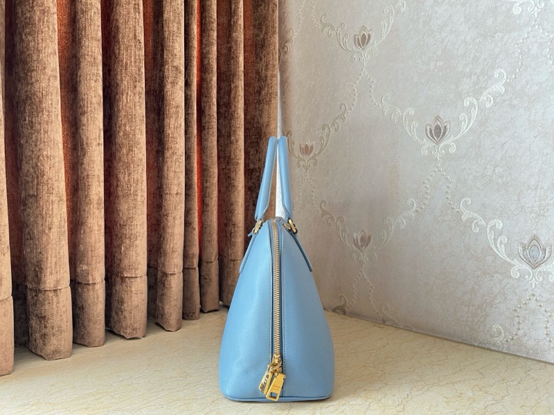 Prada • 經典十字紋牛皮貝殼包 Baby Blue 寶寶藍-3