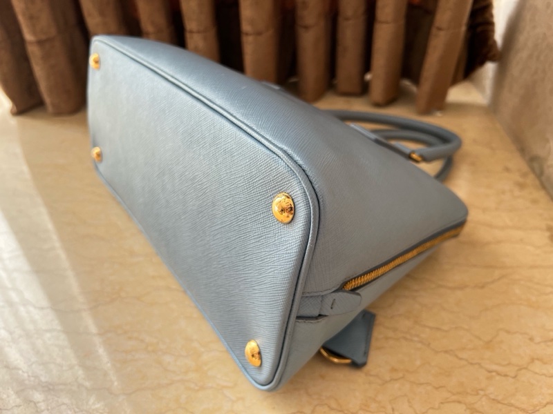 Prada • 經典十字紋牛皮貝殼包 Baby Blue 寶寶藍-7