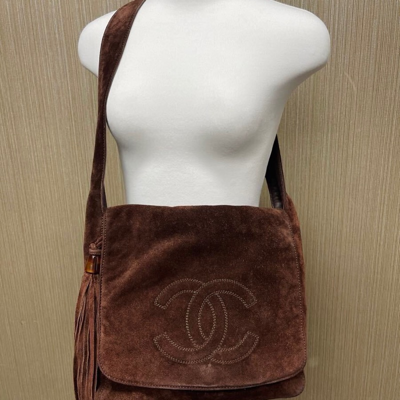 香奈兒 CHANEL 中古老香 可可棕色麂皮側背方包 通勤郵差包 流蘇吊飾-0