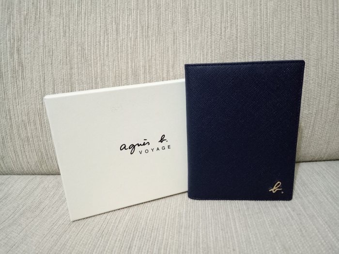 Agnes b防刮牛皮護照夾(深藍) 卡片夾設計現貨-1