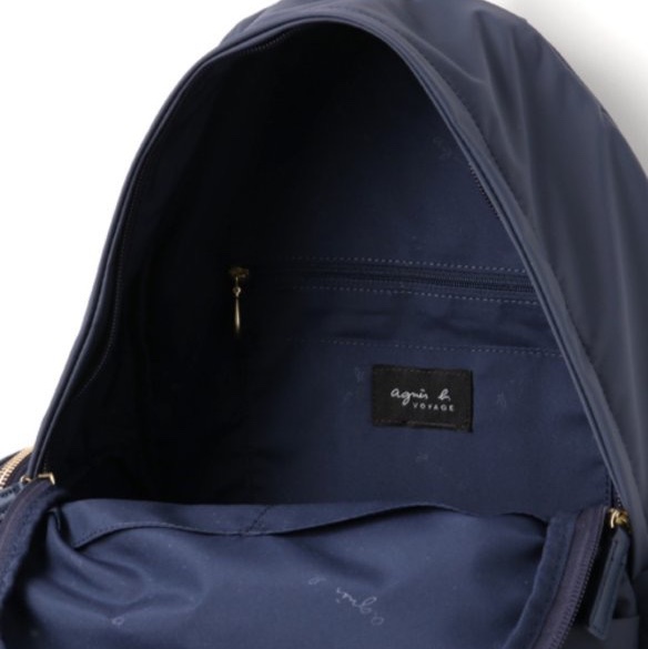 agnes b.中性款 防潑水尼龍背包 後背包內有零錢包夾層  現貨-1