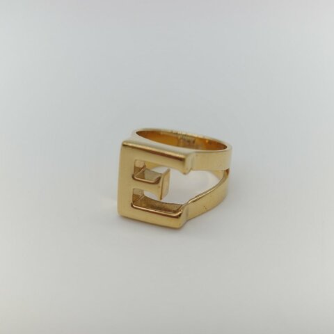 Chloé 蔻依 金色 E Logo 戒指  IT12