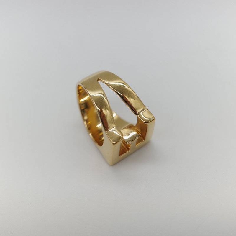 Chloé 蔻依 金色 E Logo 戒指 IT12-6