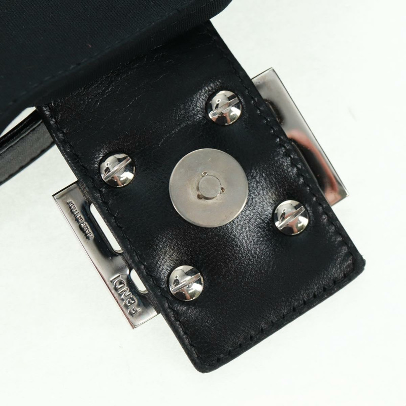 【日本直送】FENDI Mamma Baguette 單肩包 尼龍 黑色 銀色 正品 BA9559V-9