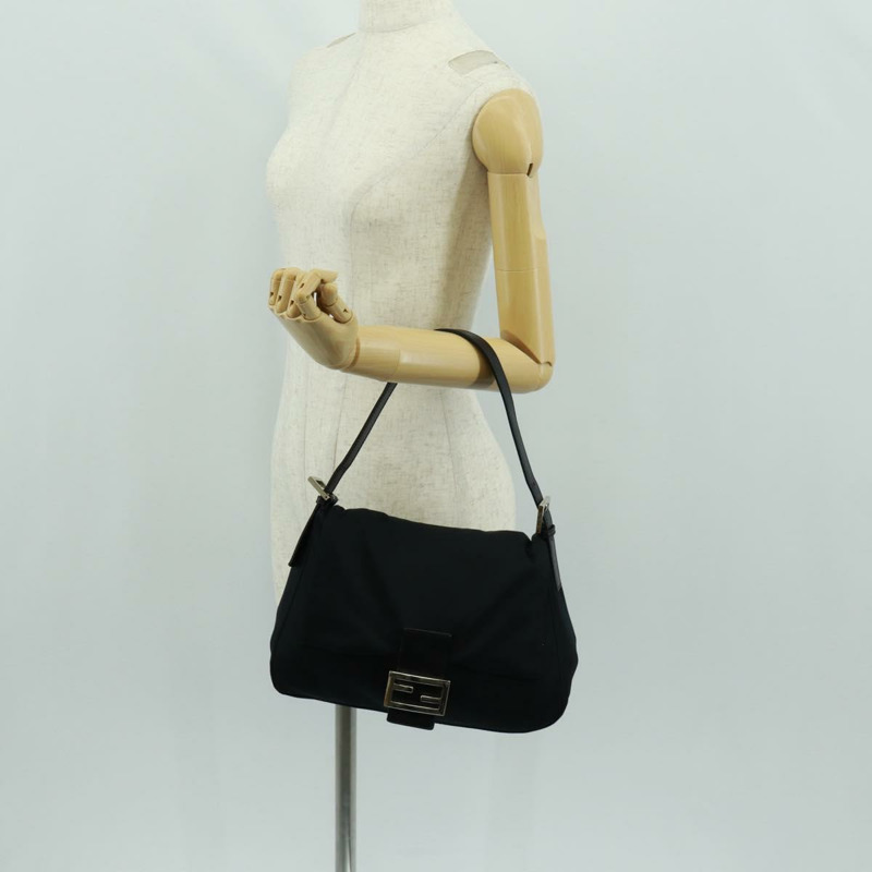 【日本直送】FENDI Mamma Baguette 單肩包 尼龍 黑色 銀色 正品 BA9559V-24