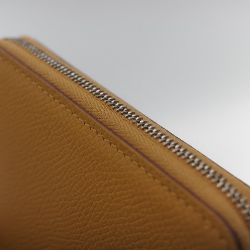 (母親節特惠♥️全網最低)Hermès 愛馬仕 芝麻色 Epsom 牛皮 絲巾內裡 短夾 拉鍊 錢包 卡包 Z 刻-11