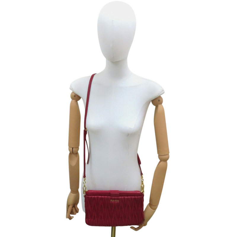 紅色 Matelasse 羊皮 肩背包【MIU MIU 繆繆】-7