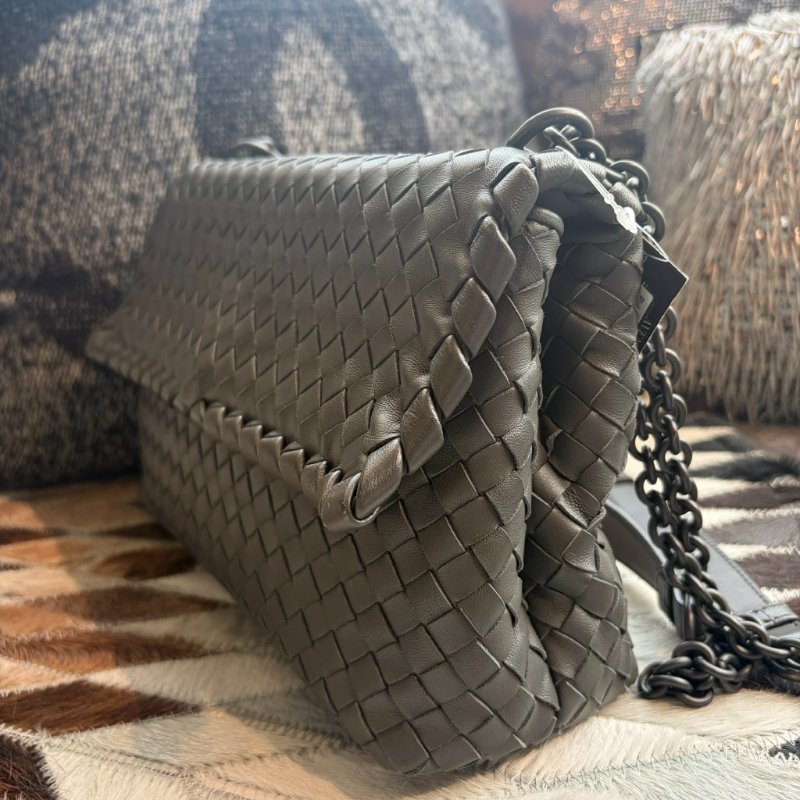 BV 編織翻蓋鏈包 灰色-3
