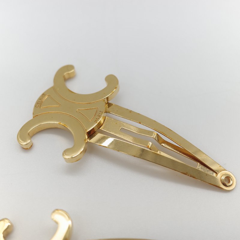 (超熱門爆款♥️)Celine 思琳 金色 凱旋 Logo 髮夾 髮飾-1